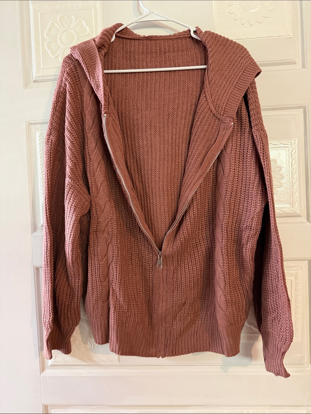 NWOT sweater with zipper and hood, size 3x.